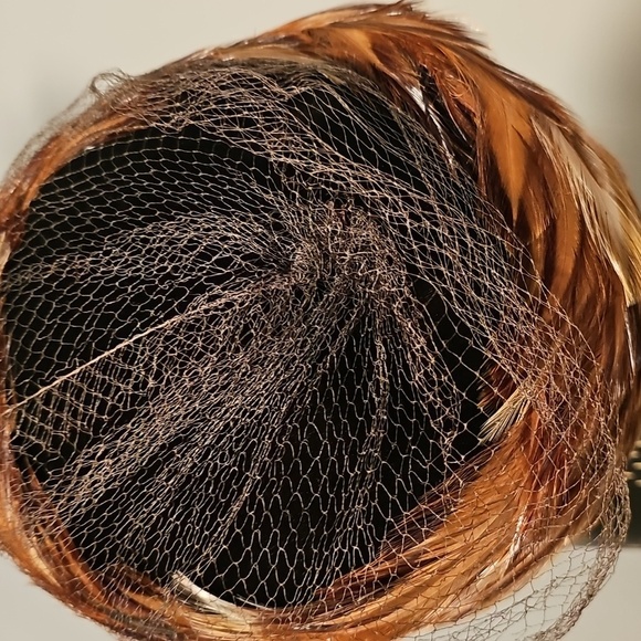 Valerie Modes Unique Feathered, Meshed Toque or Pill Box Hat - Picture 5 of 12